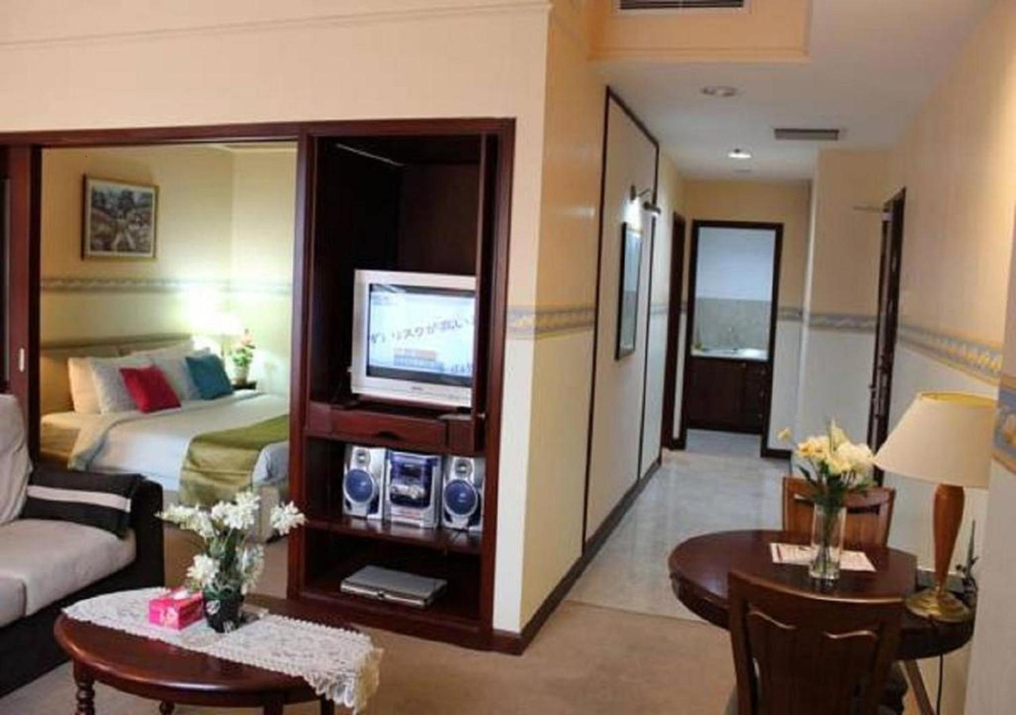 Apartment Eastern At Times Square Kl